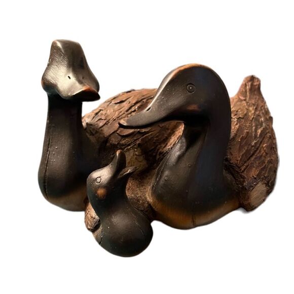 Duck Family, made of resin, looks like wood. EUC &!adorable! - Picture 9 of 11